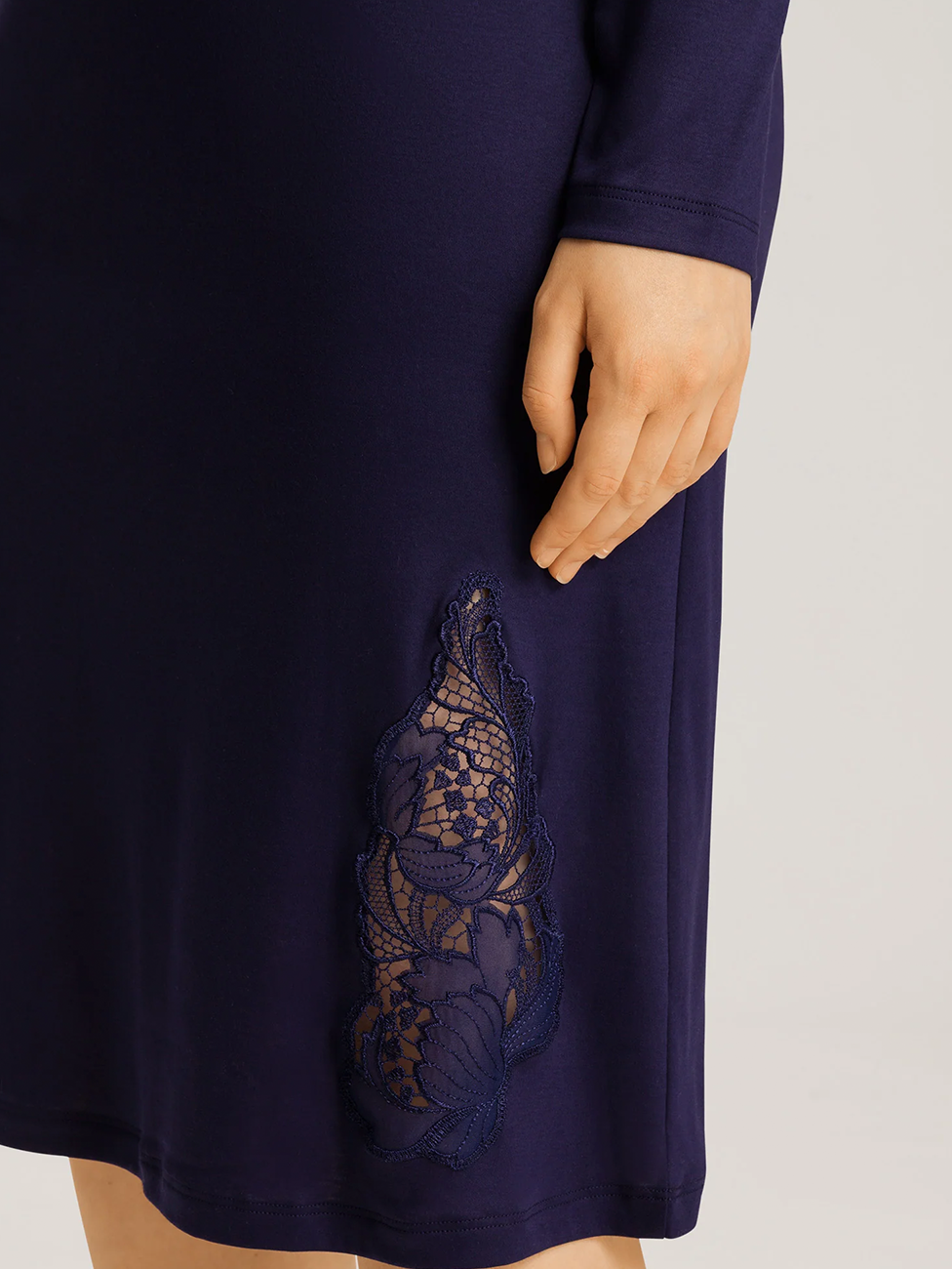 Hanro Embroidered Cotton Nightgown