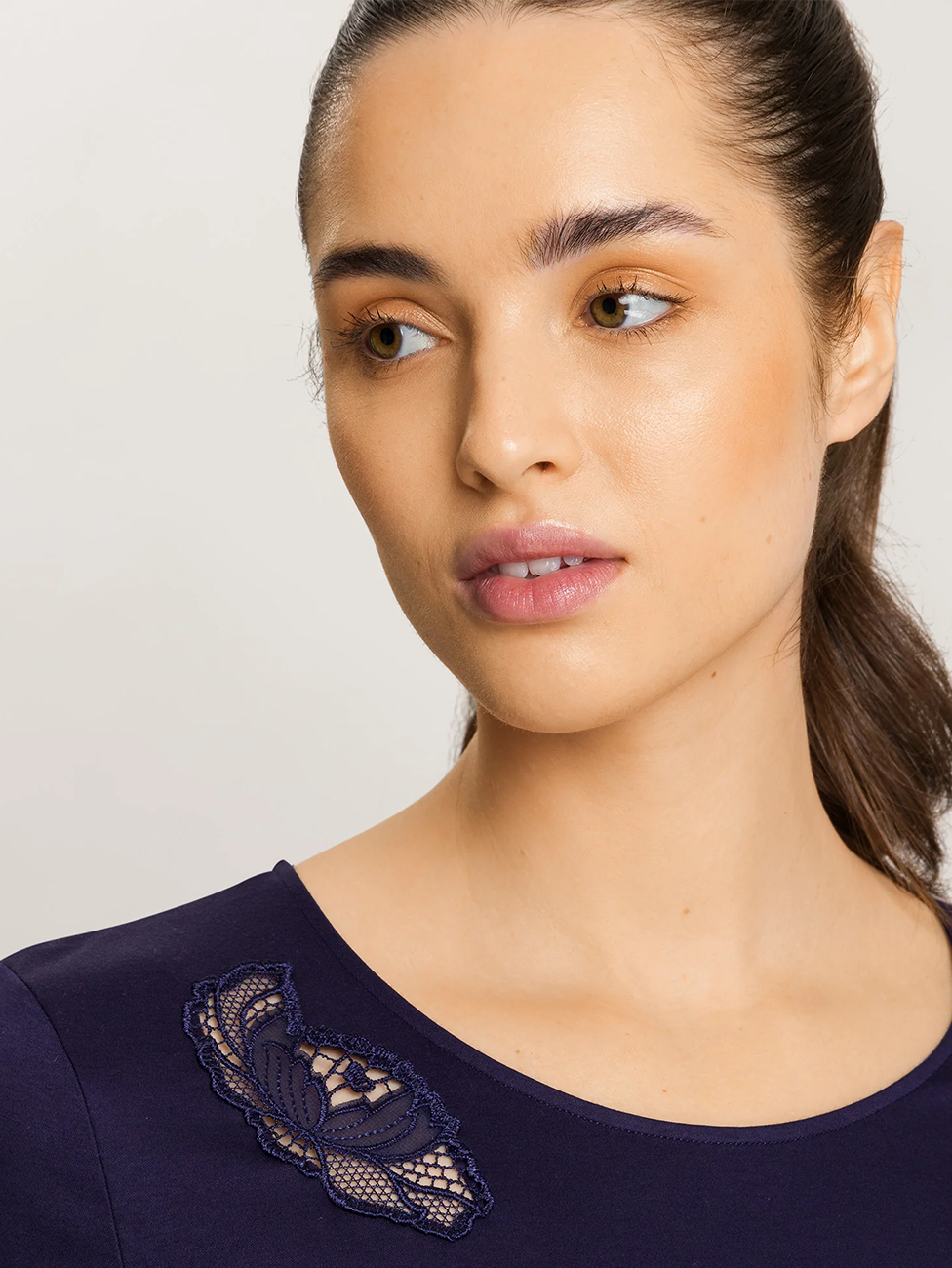 Hanro Embroidered Cotton Nightgown