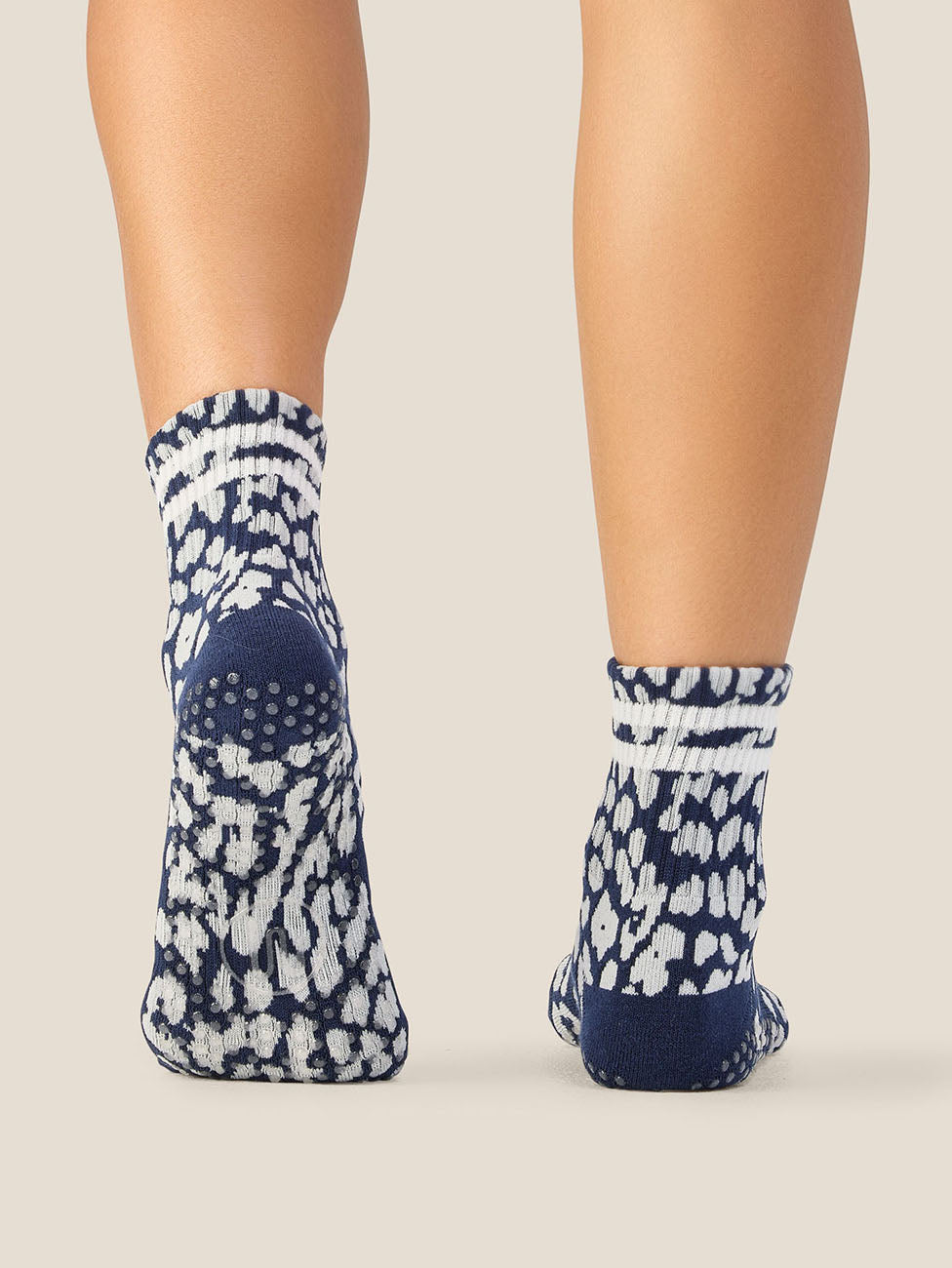 MoveActive Cheetah Stripe Navy Crew Grip Socks