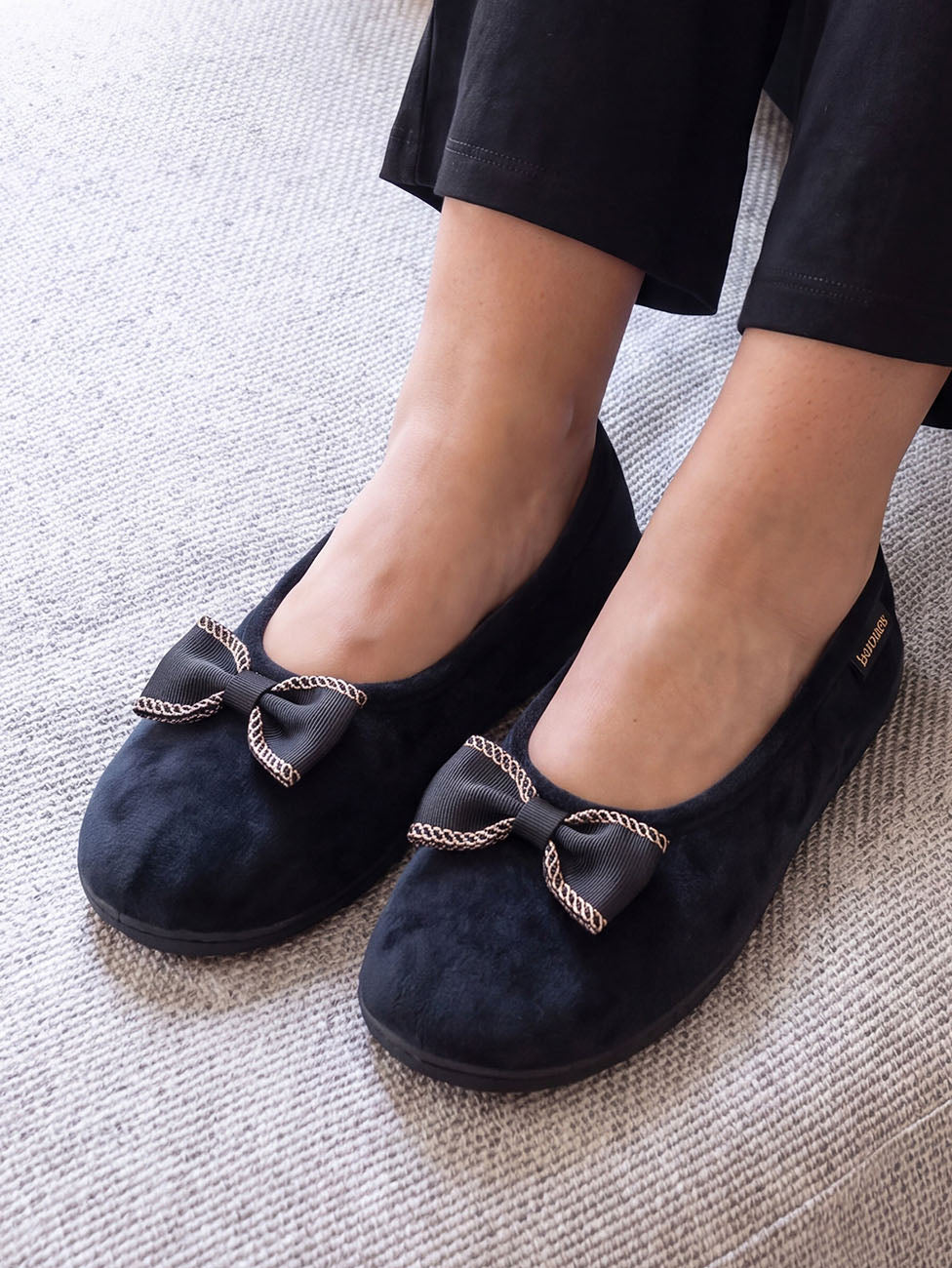Isotoner Black Women's Chain-Detail Ballerina Slippers