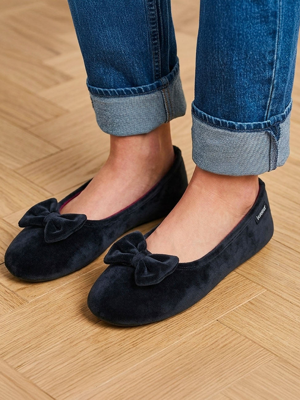 Isotoner Black Women's Ballerina Slippers