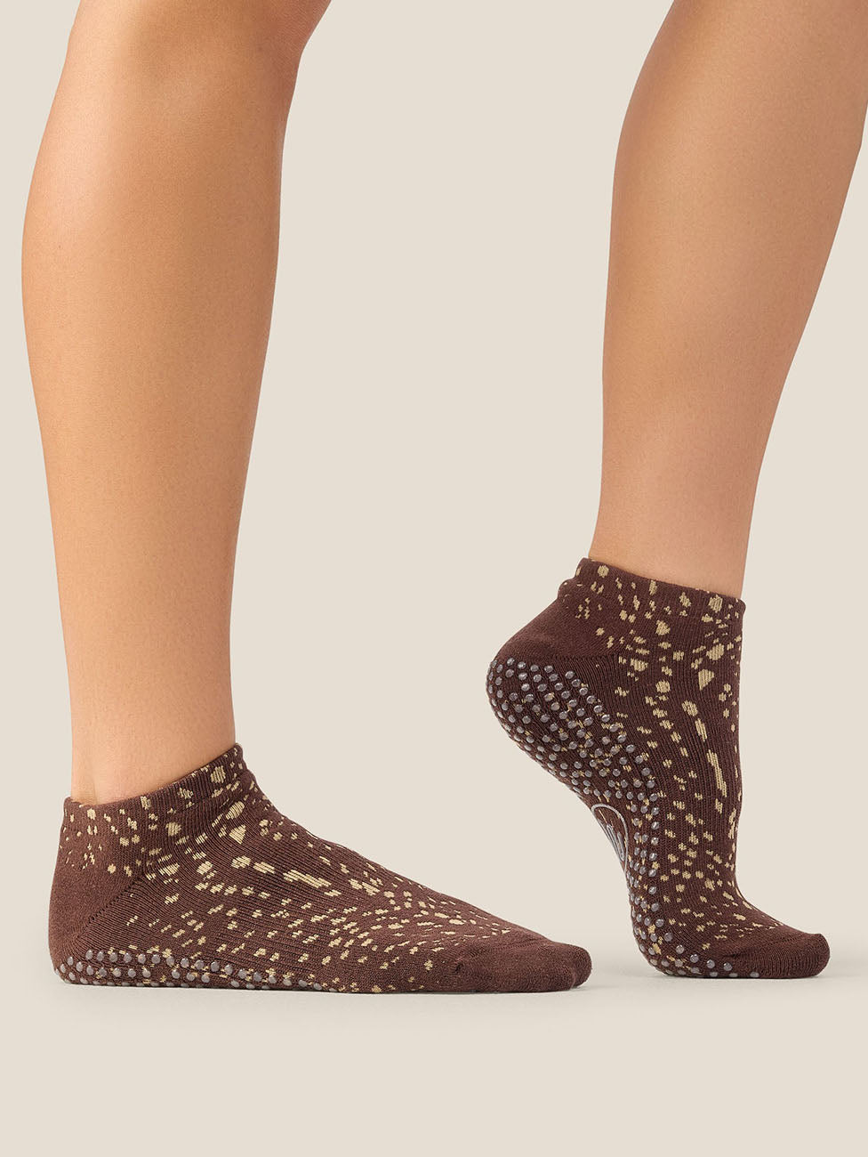 MoveActive Fawn Espresso  Low Rise Grip Socks
